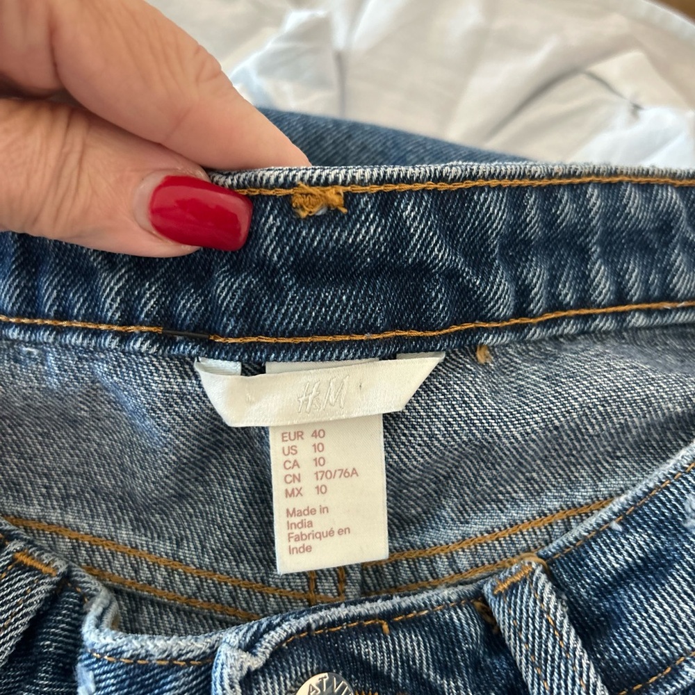 H&M Distressed Dark Blue Denim Mini Skirt with Front Slit - Women. Size 10 - Picture 6 of 8